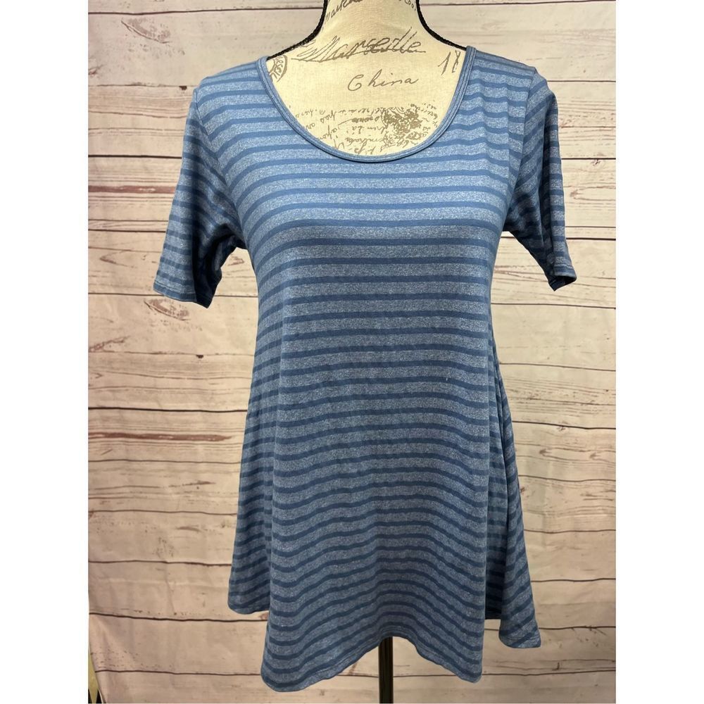 1255-Lularoe XXS blue stripped t‎ shirt